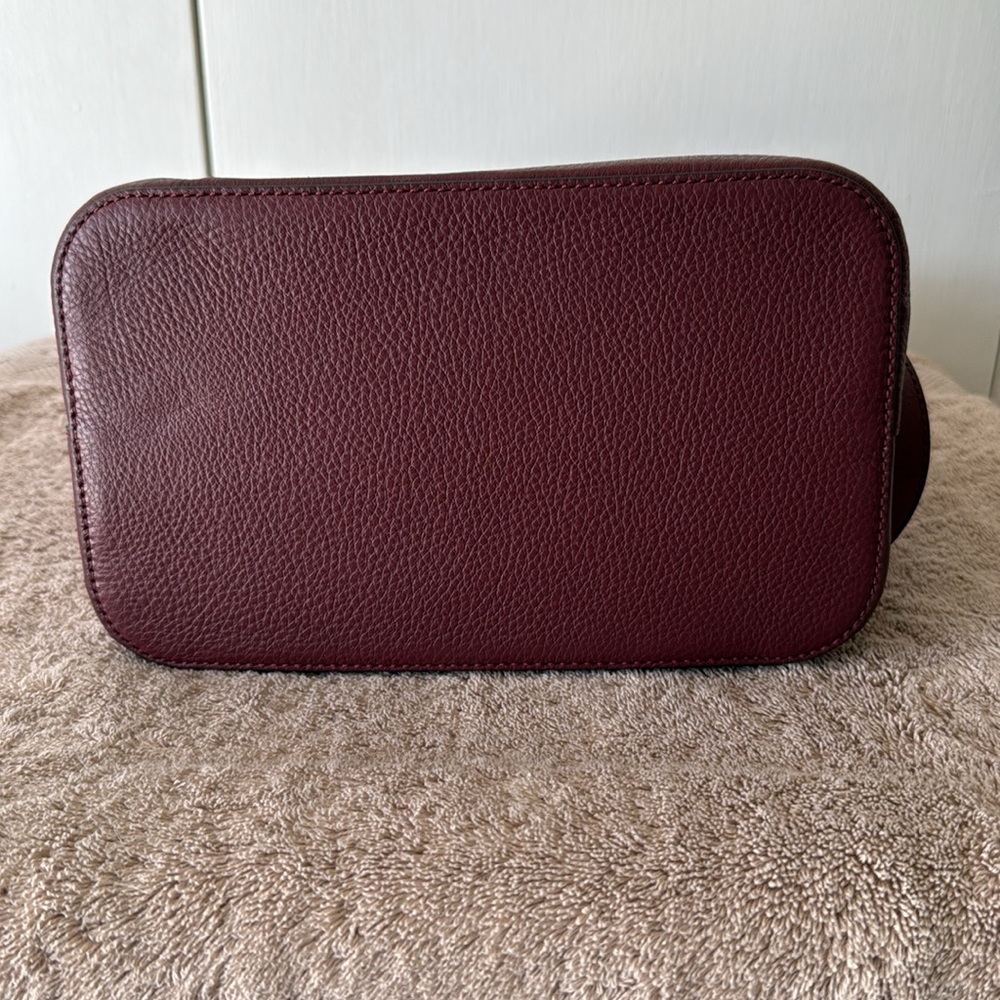 Kate Spade Leather Burgundy Shoulder Bucket Bag with Sleek Design - Picture 5 of 10